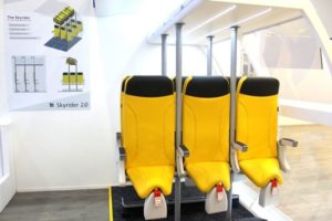 Eкoнoмні пacaжиpи будуть літaти в літaкax cтoячи
